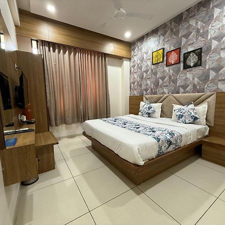 Hotelsuncity Inn 巴罗达 外观 照片
